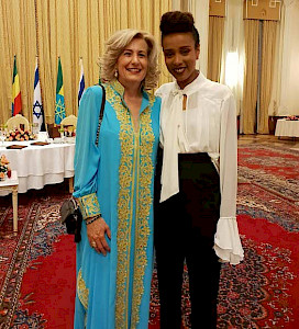 Ethiopia, Addis Abeba - Sonja Dinner with Ethiopian singer Ester Rada at the Presidential dinner of the Ethiopian President Mulatu Teschome